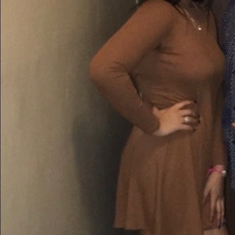 Dress - Picture 3 of 3